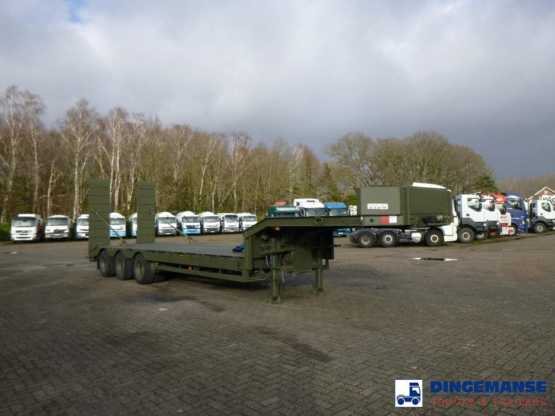 Broshuis 3-axle semi-lowbed trailer E-2130 / 73 t + ramps - Niska poluprikolica za prevoz: slika 2 Broshuis 3-axle semi-lowbed trailer E-2130 / 73 t + ramps - Niska poluprikolica za prevoz: slika 2