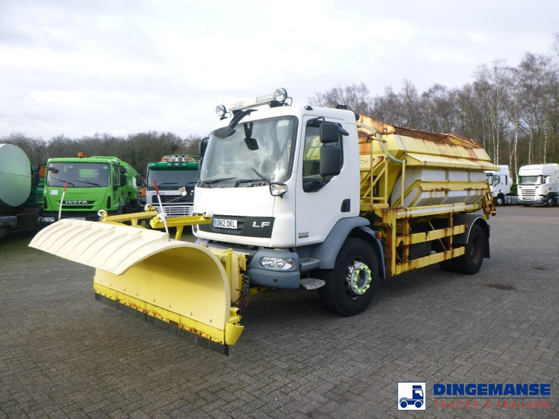 DAF LF 55.220 4X2 RHD salt spreader / gritter - Vozilo za čišćenje snega: slika 1 DAF LF 55.220 4X2 RHD salt spreader / gritter - Vozilo za čišćenje snega: slika 1