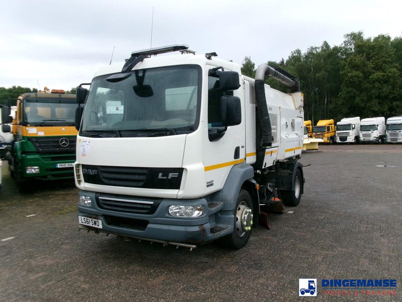 DAF LF 55.220 4x2 Scarab sweeper - Autočistilica: slika 1 DAF LF 55.220 4x2 Scarab sweeper - Autočistilica: slika 1