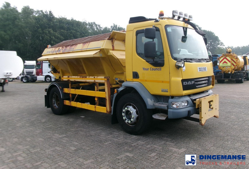 DAF LF 55.250 4X2 RHD gritter - Vozilo za čišćenje snega: slika 2 DAF LF 55.250 4X2 RHD gritter - Vozilo za čišćenje snega: slika 2