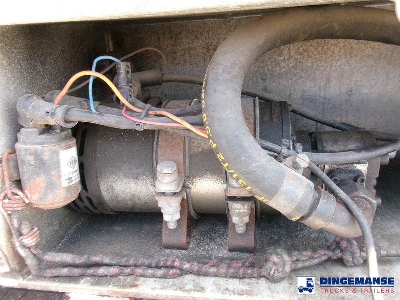 Dostavno vozilo istovarivač Feldbinder Powder tank alu (tipping) 63 m3: slika 15