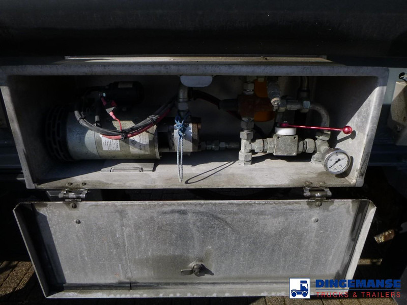 Gofa Powder tank alu 58 m3 (tipping) - Poluprikolica cisterna: slika 5 Gofa Powder tank alu 58 m3 (tipping) - Poluprikolica cisterna: slika 5