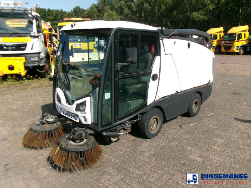 Johnston C202 compact street sweeper - Autočistilica: slika 1 Johnston C202 compact street sweeper - Autočistilica: slika 1