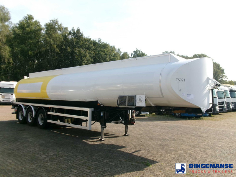 Lakeland Fuel tank alu 43 m3 / 6 comp - Poluprikolica cisterna: slika 2 Lakeland Fuel tank alu 43 m3 / 6 comp - Poluprikolica cisterna: slika 2