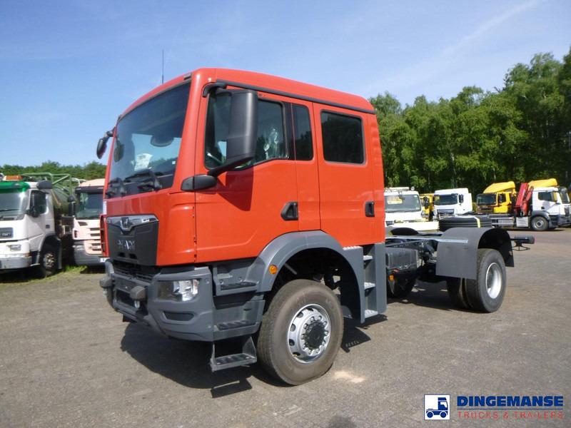 MAN TGM 18.320 4x4 BB chassis / new/unused - Kamion sa golom šasijom i zatvorenom kabinom: slika 1 MAN TGM 18.320 4x4 BB chassis / new/unused - Kamion sa golom šasijom i zatvorenom kabinom: slika 1