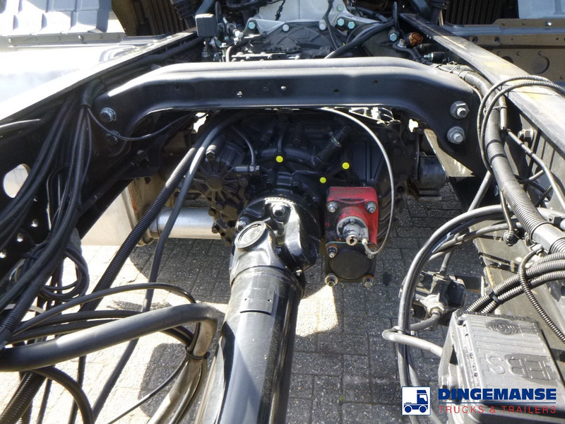 MAN TGS 19.360 4X2 BBS manual Euro 2 chassis + PTO - Kamion sa golom šasijom i zatvorenom kabinom: slika 5 MAN TGS 19.360 4X2 BBS manual Euro 2 chassis + PTO - Kamion sa golom šasijom i zatvorenom kabinom: slika 5