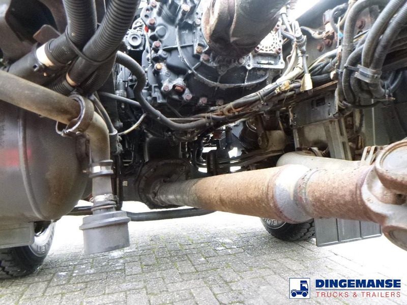 Kamion sa golom šasijom i zatvorenom kabinom Renault Kerax 380 DXI 4x4 Euro 5 chassis + PTO: slika 8