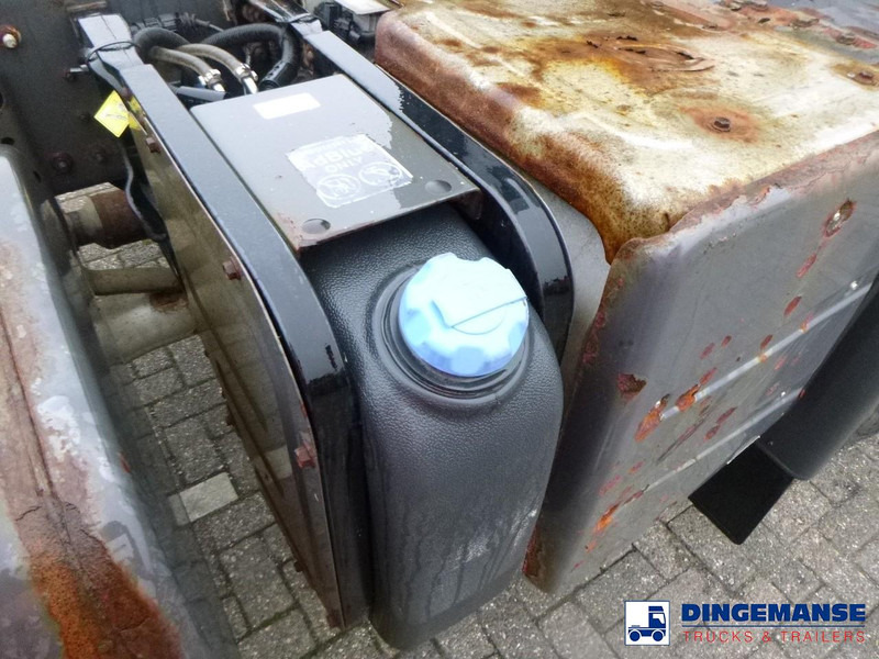 Kamion sa golom šasijom i zatvorenom kabinom Renault Kerax 380 DXI 4x4 Euro 5 chassis + PTO: slika 13