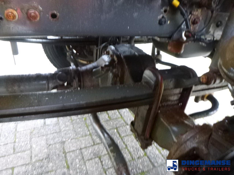 Kamion sa golom šasijom i zatvorenom kabinom Renault Kerax 380 DXI 4x4 Euro 5 chassis + PTO: slika 11