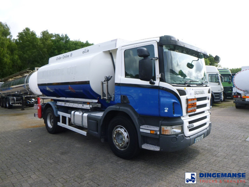Scania P 230 DB 4x2 RHD fuel tank 12.4 m3 / 4 comp - Kamion cisterna: slika 2 Scania P 230 DB 4x2 RHD fuel tank 12.4 m3 / 4 comp - Kamion cisterna: slika 2