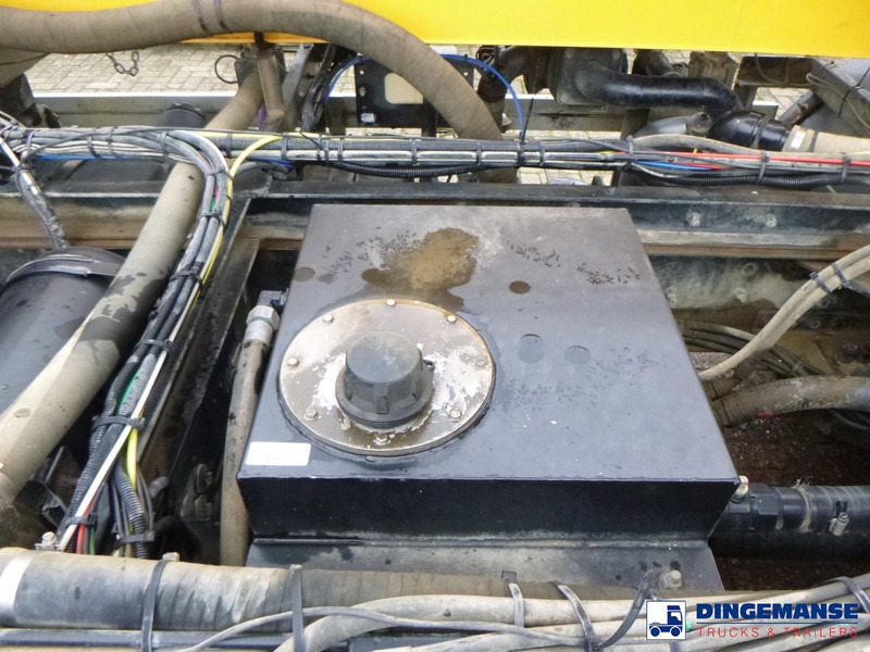 Volvo FL 4x2 Vacuum truck Whale 8.1 m3 Volvo FL 4x2 Vacuum truck Whale 8.1 m3: slika 19 Volvo FL 4x2 Vacuum truck Whale 8.1 m3 Volvo FL 4x2 Vacuum truck Whale 8.1 m3: slika 19