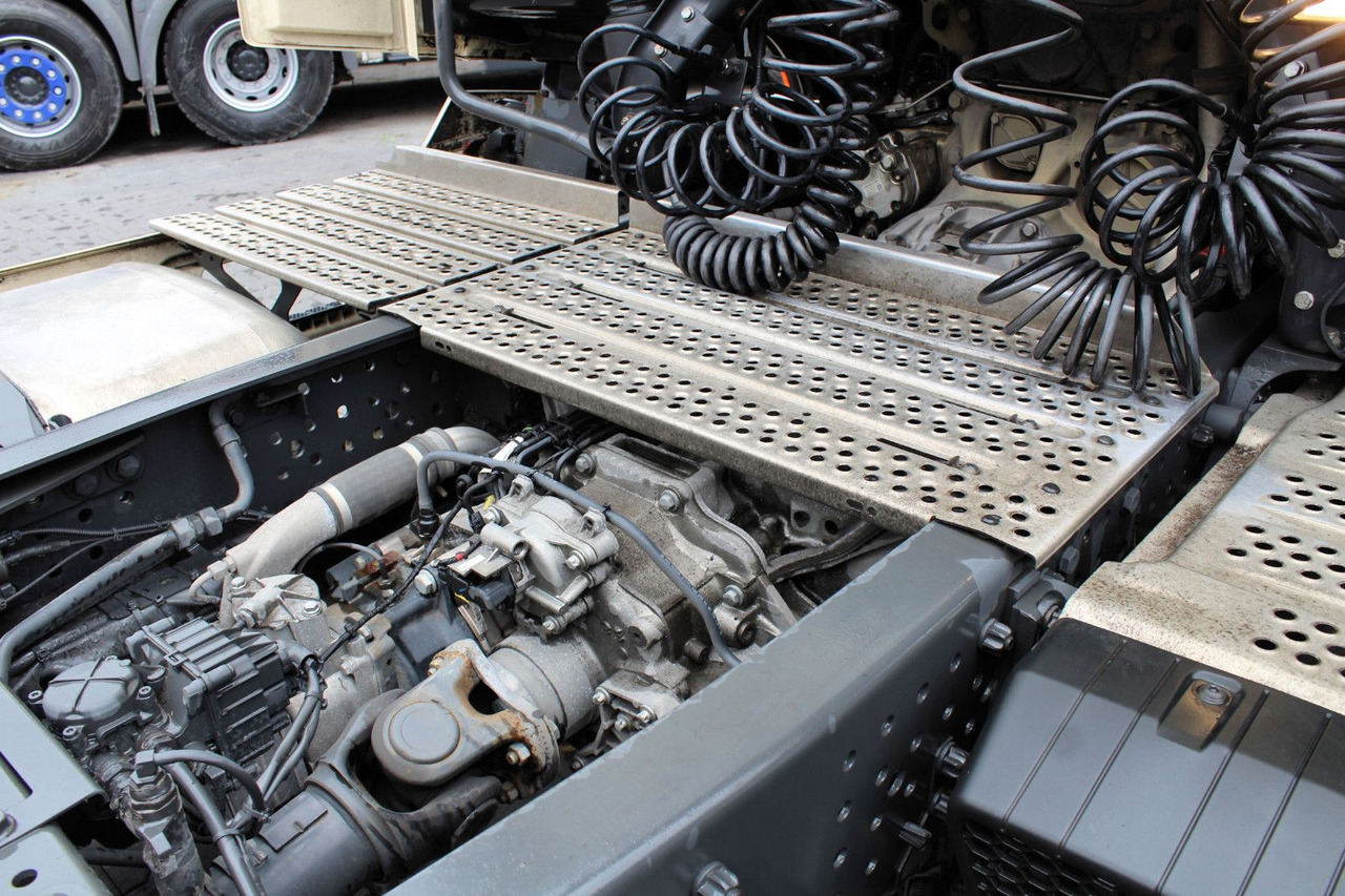 Tegljač Mercedes-Benz Actros 1848 LS 4x2 BigSpace (MP5) Vollverspoiler: slika 10 Tegljač Mercedes-Benz Actros 1848 LS 4x2 BigSpace (MP5) Vollverspoiler: slika 10