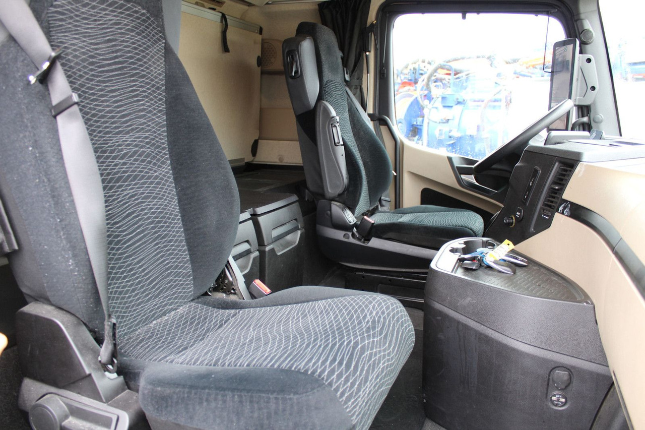 Tegljač Mercedes-Benz Actros 1848 LS 4x2 BigSpace (MP5) Vollverspoiler: slika 15 Tegljač Mercedes-Benz Actros 1848 LS 4x2 BigSpace (MP5) Vollverspoiler: slika 15