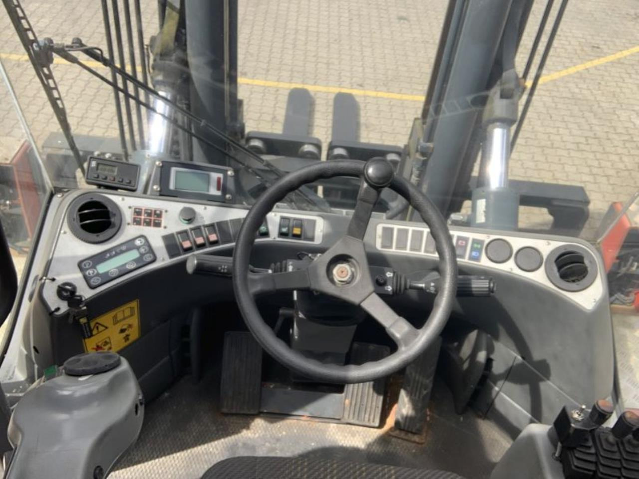 Kalmar DCE100-6 - Dizel viljuškar: slika 4 Kalmar DCE100-6 - Dizel viljuškar: slika 4