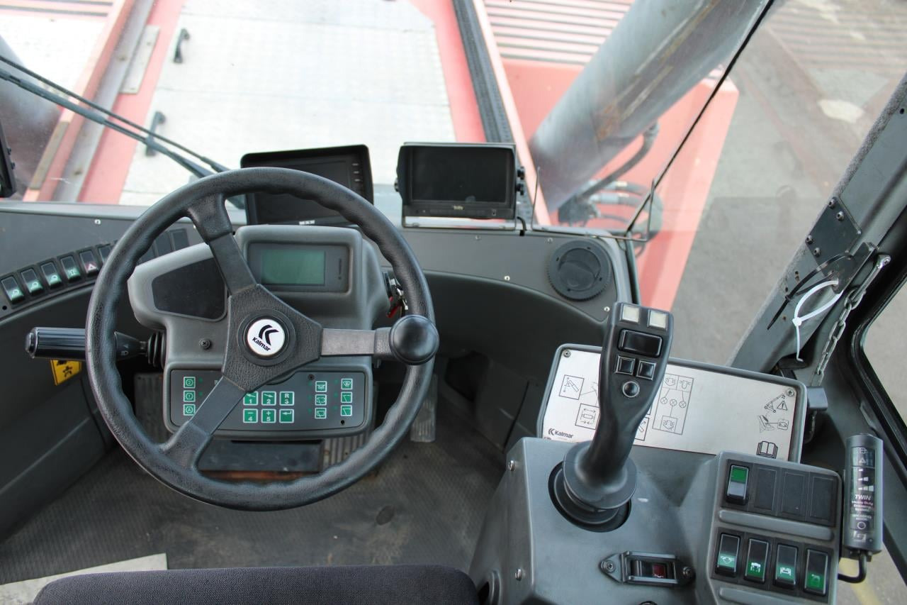 Kalmar DRF450-75S6XS - Dizalica za kontejnere: slika 4 Kalmar DRF450-75S6XS - Dizalica za kontejnere: slika 4