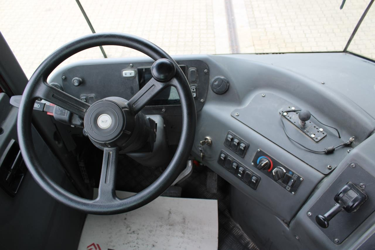 Kalmar T2I 4X2 - Terminalni traktor: slika 4 Kalmar T2I 4X2 - Terminalni traktor: slika 4