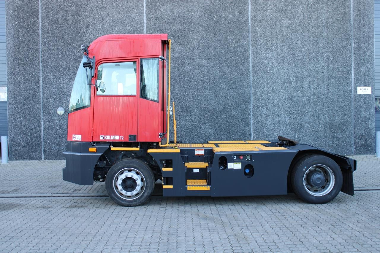 Kalmar T2I 4X2 - Terminalni traktor: slika 1 Kalmar T2I 4X2 - Terminalni traktor: slika 1