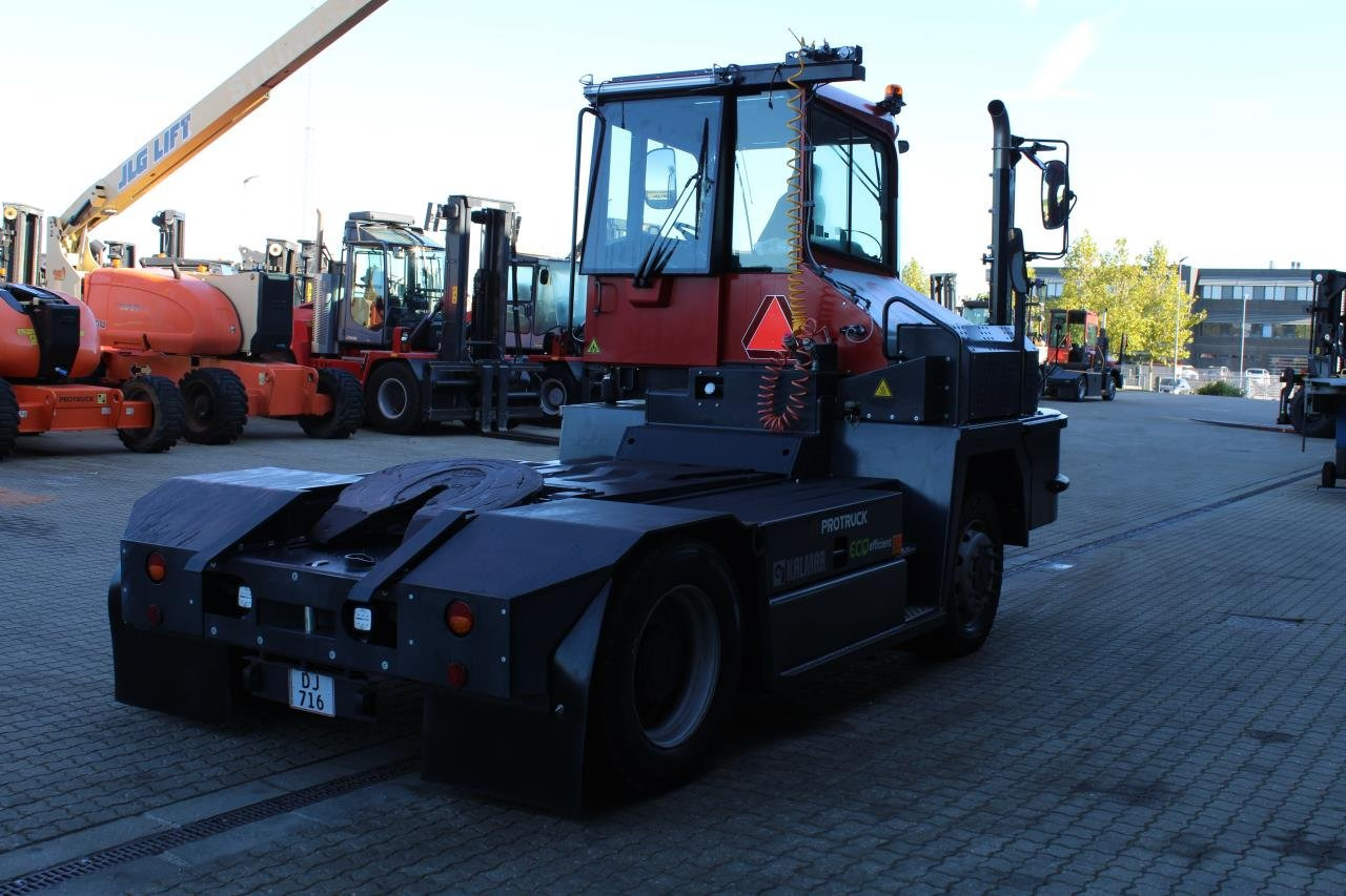 Kalmar TRL618I 4X4 - Terminalni traktor: slika 3 Kalmar TRL618I 4X4 - Terminalni traktor: slika 3