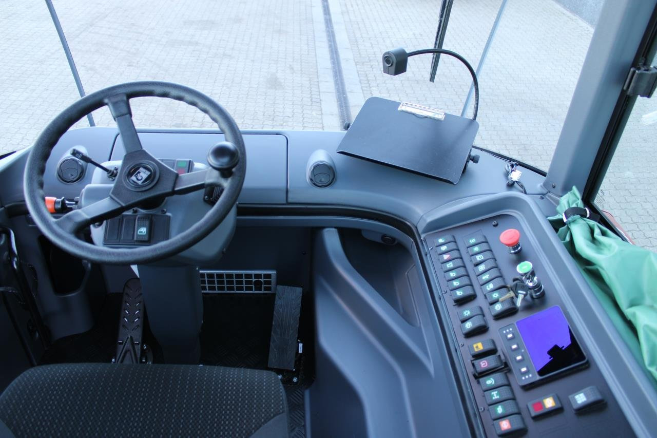 Kalmar TRL618I 4X4 - Terminalni traktor: slika 4 Kalmar TRL618I 4X4 - Terminalni traktor: slika 4