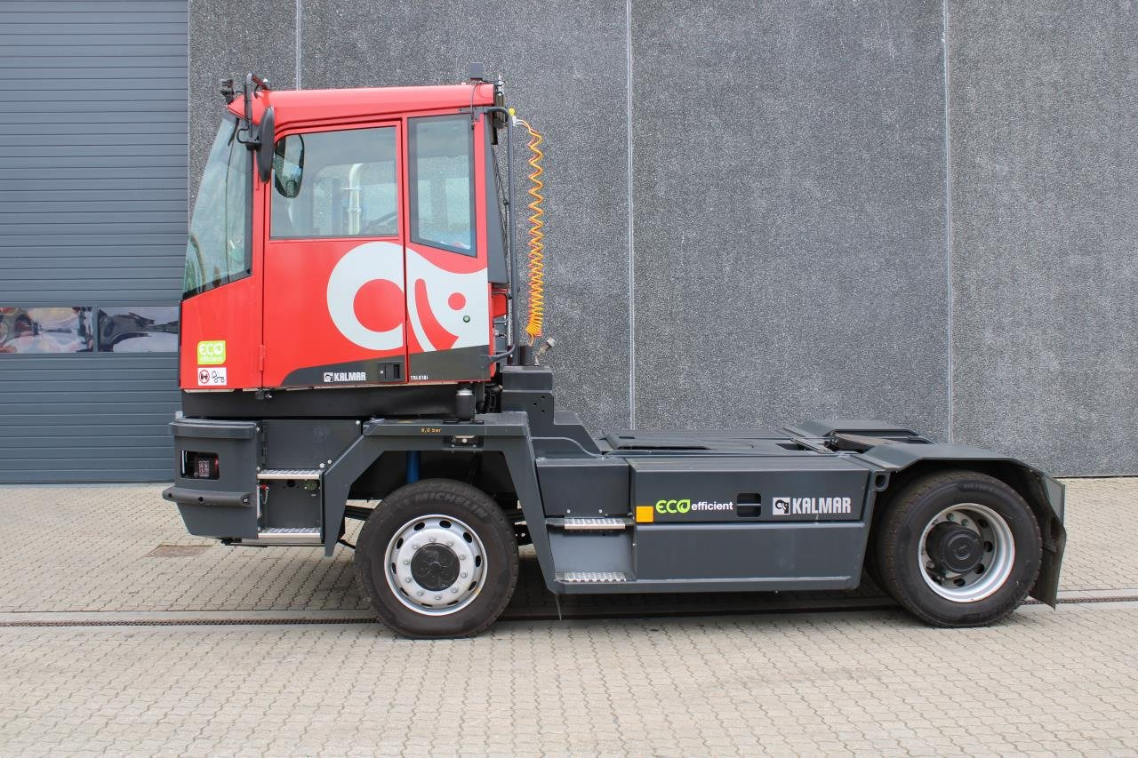 Kalmar TRL618I 4X4 - Terminalni traktor: slika 1 Kalmar TRL618I 4X4 - Terminalni traktor: slika 1