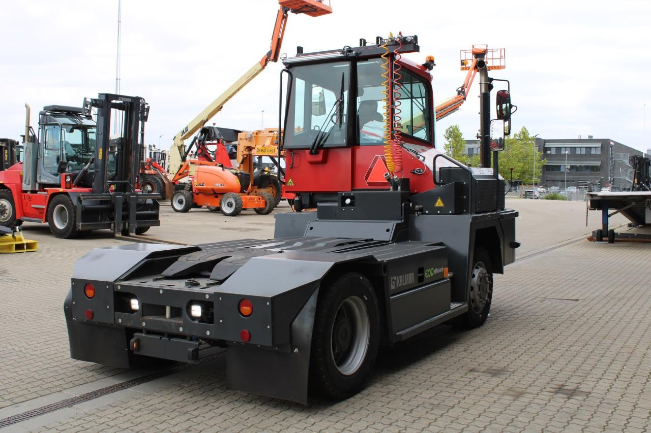 Kalmar TRL618I 4X4 - Terminalni traktor: slika 3 Kalmar TRL618I 4X4 - Terminalni traktor: slika 3