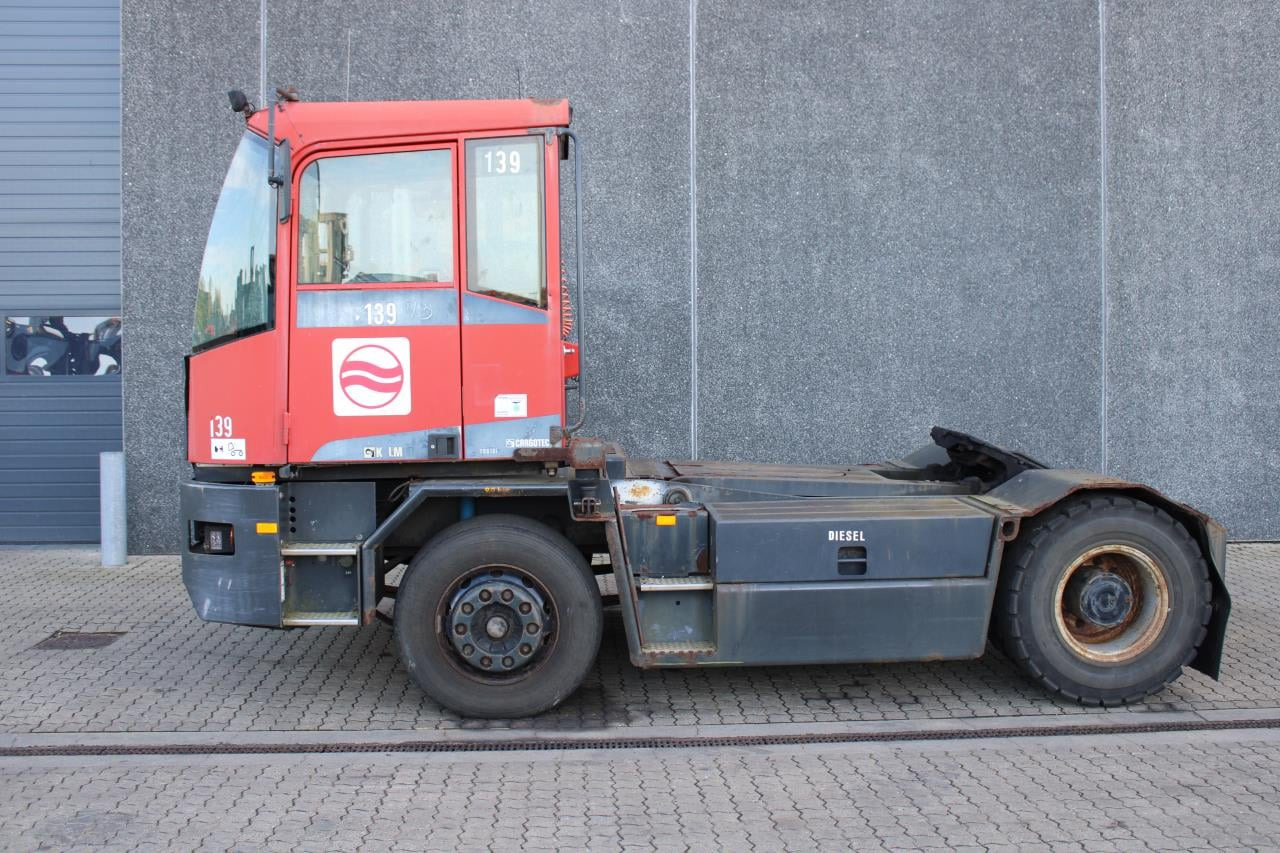 Kalmar TT618I - Terminalni traktor: slika 1 Kalmar TT618I - Terminalni traktor: slika 1
