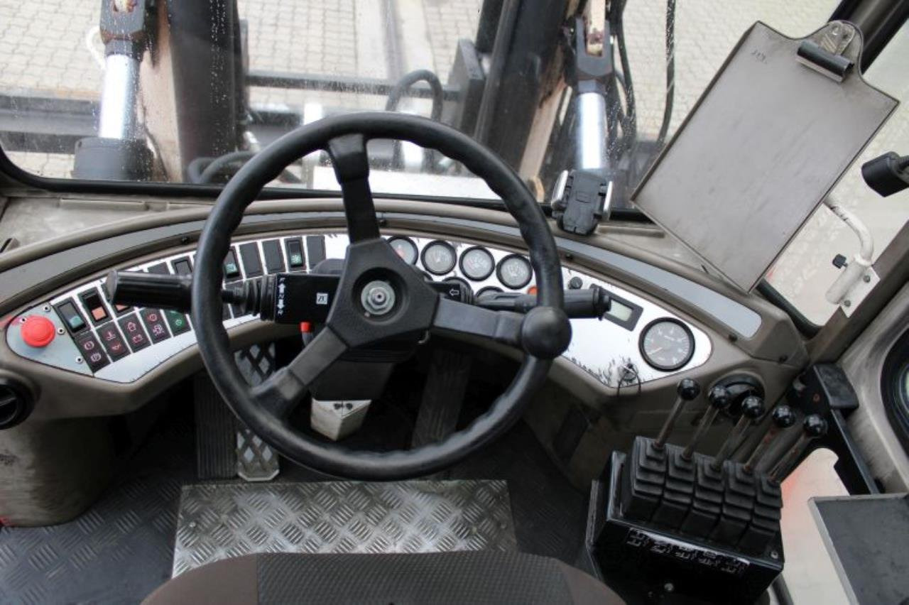 SveTruck 15120-35 - Dizel viljuškar: slika 4 SveTruck 15120-35 - Dizel viljuškar: slika 4