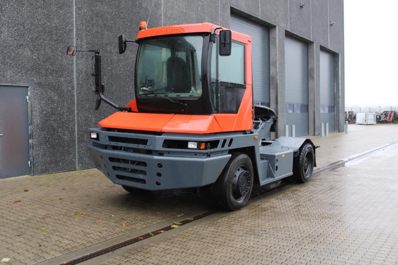 Terberg RT222 - Terminalni traktor: slika 2 Terberg RT222 - Terminalni traktor: slika 2