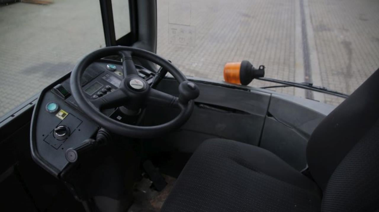 Terberg RT222 - Terminalni traktor: slika 4 Terberg RT222 - Terminalni traktor: slika 4