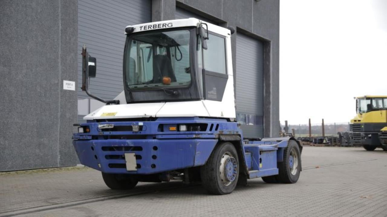 Terberg RT222 - Terminalni traktor: slika 2 Terberg RT222 - Terminalni traktor: slika 2