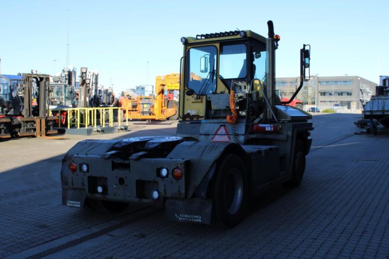 Terberg RT223 - Terminalni traktor: slika 3 Terberg RT223 - Terminalni traktor: slika 3