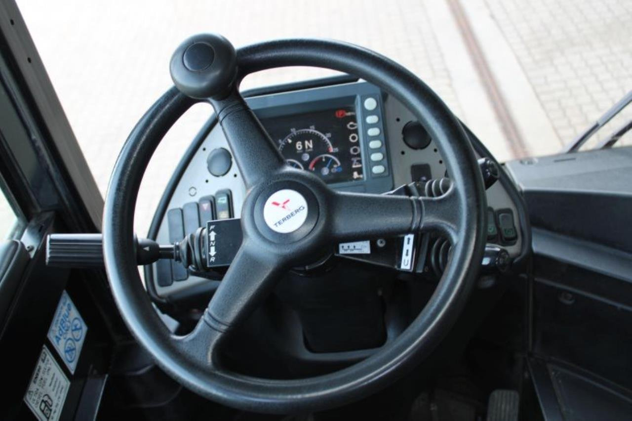 Terberg RT283 - Terminalni traktor: slika 4 Terberg RT283 - Terminalni traktor: slika 4