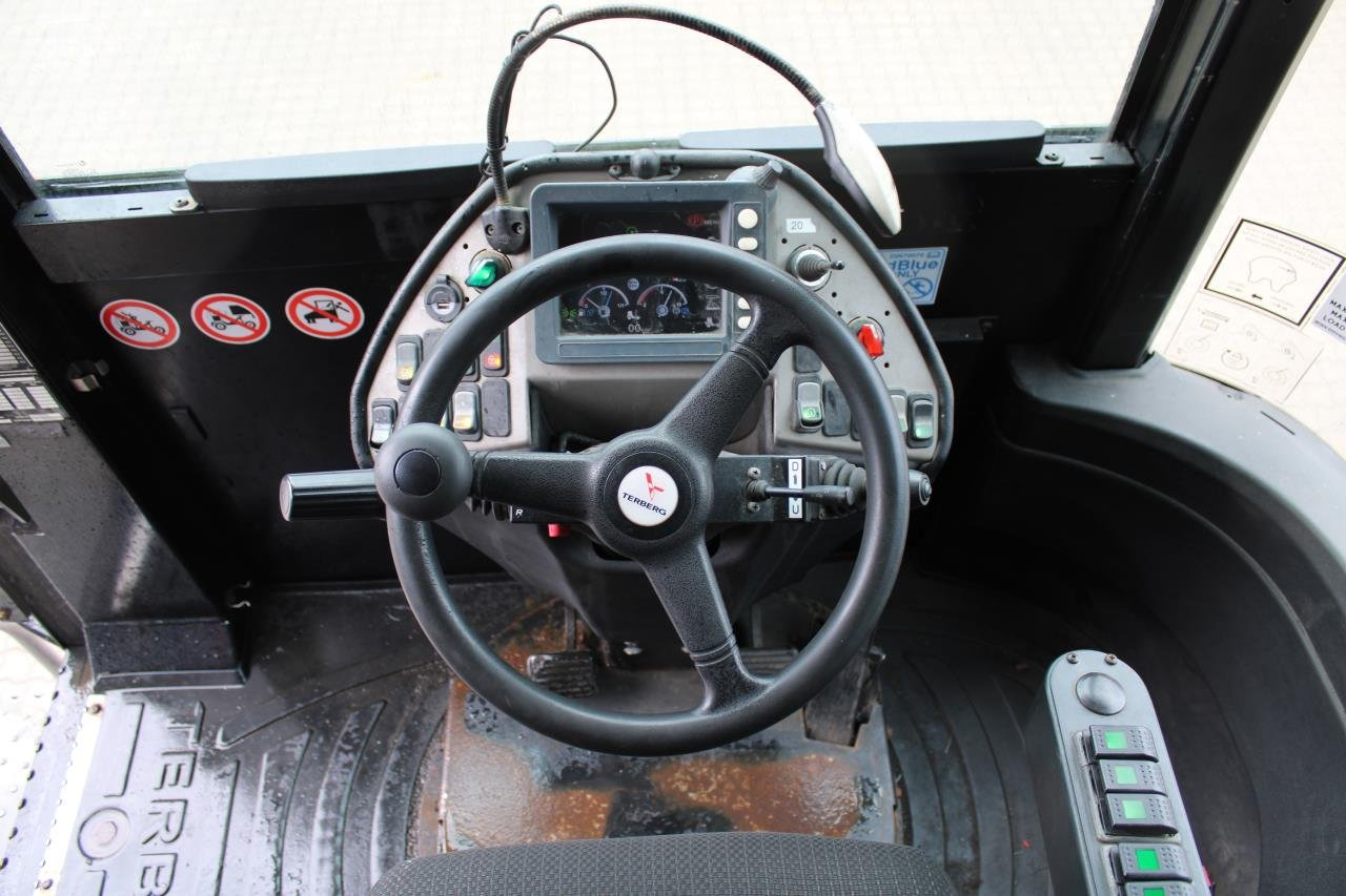 Terberg TT223 - Terminalni traktor: slika 4 Terberg TT223 - Terminalni traktor: slika 4