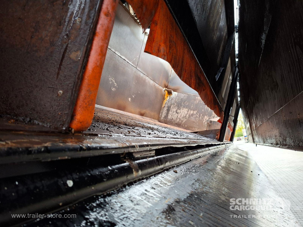 KEMPF Auflieger Kipper Stahlrundmulde 36m³ - Poluprikolica istovarivača: slika 3 KEMPF Auflieger Kipper Stahlrundmulde 36m³ - Poluprikolica istovarivača: slika 3