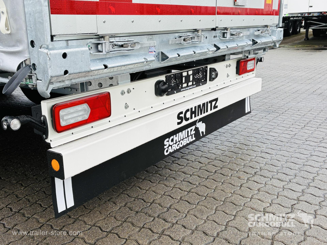 SCHMITZ Auflieger Curtainsider Mega - Poluprikolica sa ceradom: slika 3 SCHMITZ Auflieger Curtainsider Mega - Poluprikolica sa ceradom: slika 3