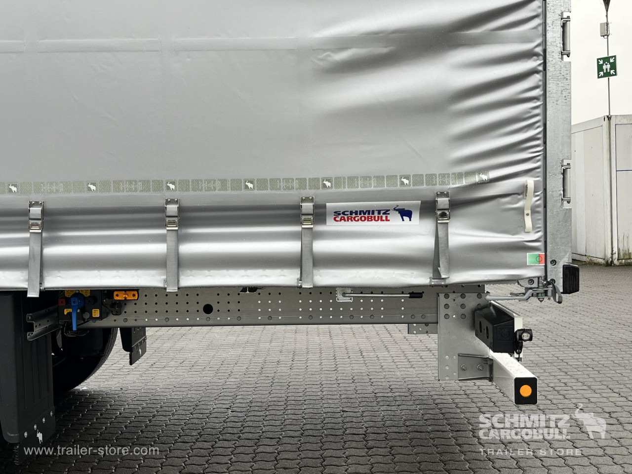 SCHMITZ Auflieger Curtainsider Mega - Poluprikolica sa ceradom: slika 3 SCHMITZ Auflieger Curtainsider Mega - Poluprikolica sa ceradom: slika 3