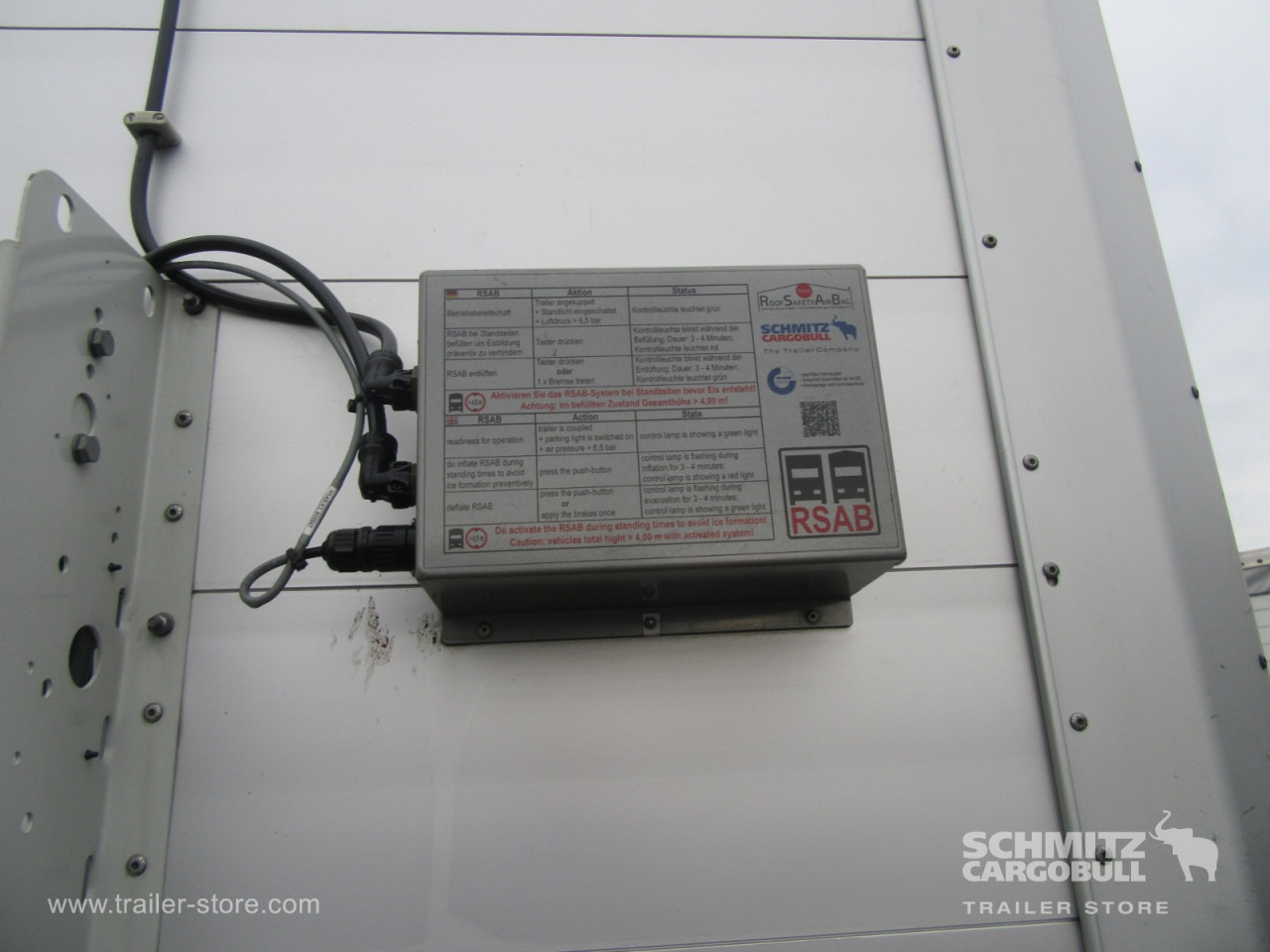 SCHMITZ Auflieger Curtainsider Standard - Poluprikolica sa ceradom: slika 5 SCHMITZ Auflieger Curtainsider Standard - Poluprikolica sa ceradom: slika 5