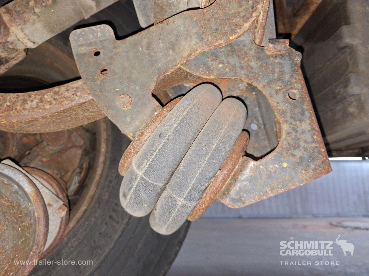 SCHMITZ Auflieger Tiefkühler Multitemp Double deck - Izotermička poluprikolica: slika 2 SCHMITZ Auflieger Tiefkühler Multitemp Double deck - Izotermička poluprikolica: slika 2