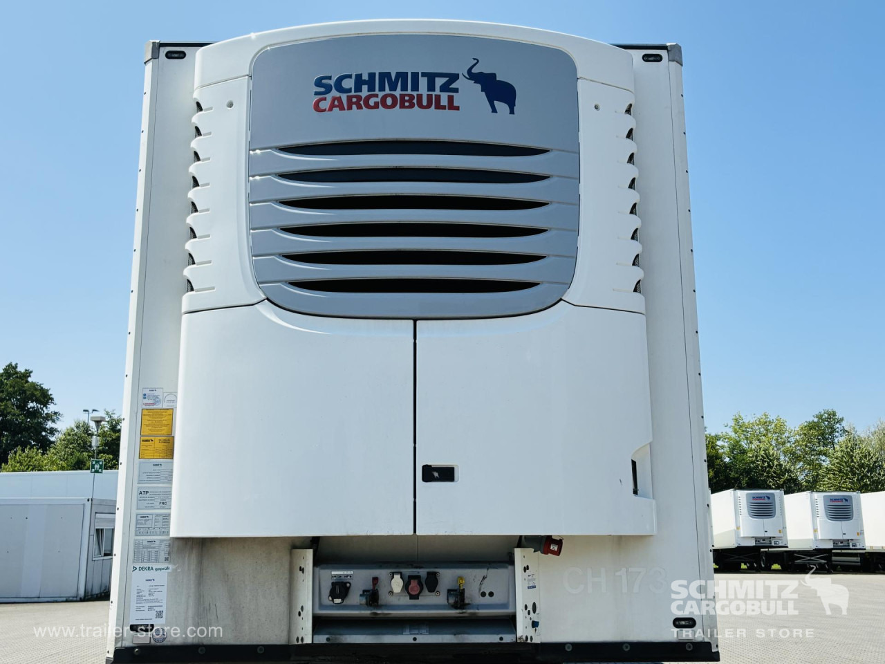 SCHMITZ Auflieger Tiefkühler Standard Double deck - Izotermička poluprikolica: slika 2 SCHMITZ Auflieger Tiefkühler Standard Double deck - Izotermička poluprikolica: slika 2
