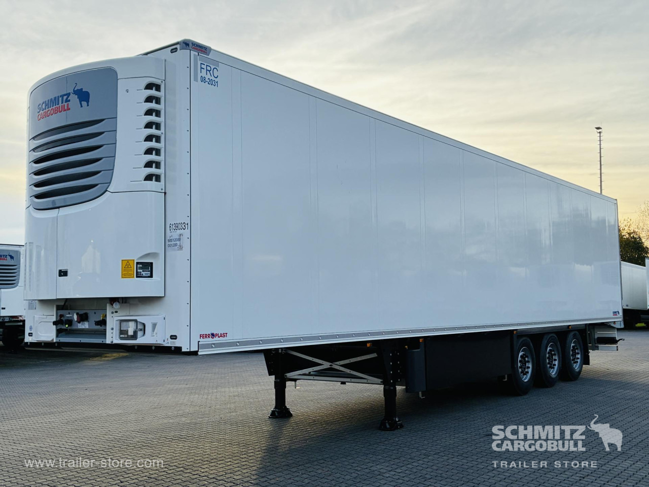 SCHMITZ Auflieger Tiefkühler Standard Double deck - Izotermička poluprikolica: slika 1 SCHMITZ Auflieger Tiefkühler Standard Double deck - Izotermička poluprikolica: slika 1