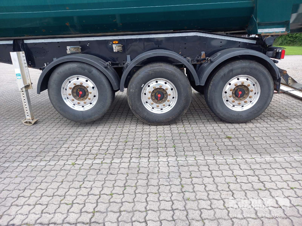 SCHWARZMUELLER Auflieger Kipper Stahlrundmulde 23m³ - Poluprikolica istovarivača: slika 2 SCHWARZMUELLER Auflieger Kipper Stahlrundmulde 23m³ - Poluprikolica istovarivača: slika 2