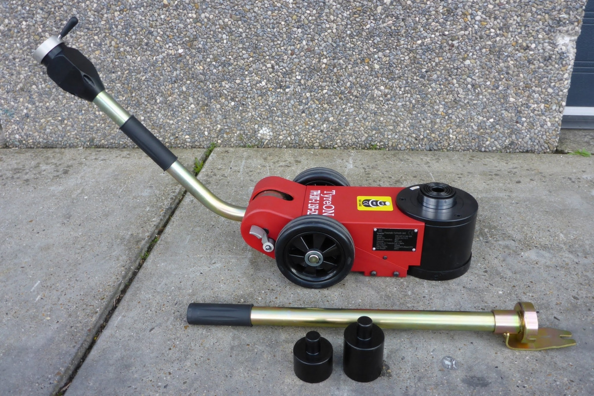 TPH30T-2M Air hydraulic jack 30 Tons - Minimum height 15 cm - portable (24 kg) - Гаражна опрема: slika 5 TPH30T-2M Air hydraulic jack 30 Tons - Minimum height 15 cm - portable (24 kg) - Гаражна опрема: slika 5