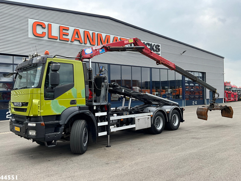 Iveco AD260T41 6x4 HMF 16 Tonmeter Z-kraan - Kamion sa kablovskim sistemom, Kamion sa dizalicom: slika 1 Iveco AD260T41 6x4 HMF 16 Tonmeter Z-kraan - Kamion sa kablovskim sistemom, Kamion sa dizalicom: slika 1