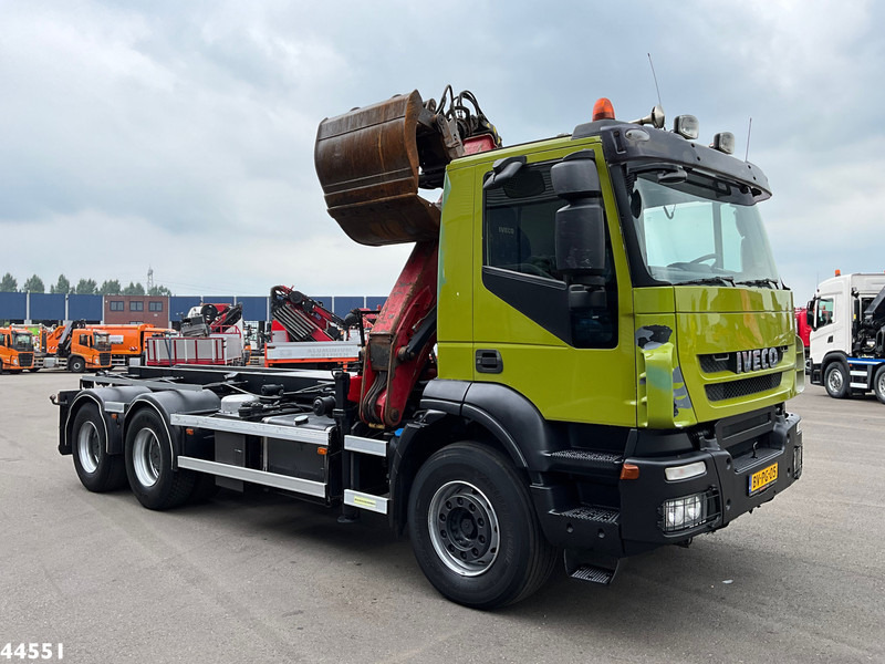 Iveco AD260T41 6x4 HMF 16 Tonmeter Z-kraan - Kamion sa kablovskim sistemom, Kamion sa dizalicom: slika 3 Iveco AD260T41 6x4 HMF 16 Tonmeter Z-kraan - Kamion sa kablovskim sistemom, Kamion sa dizalicom: slika 3