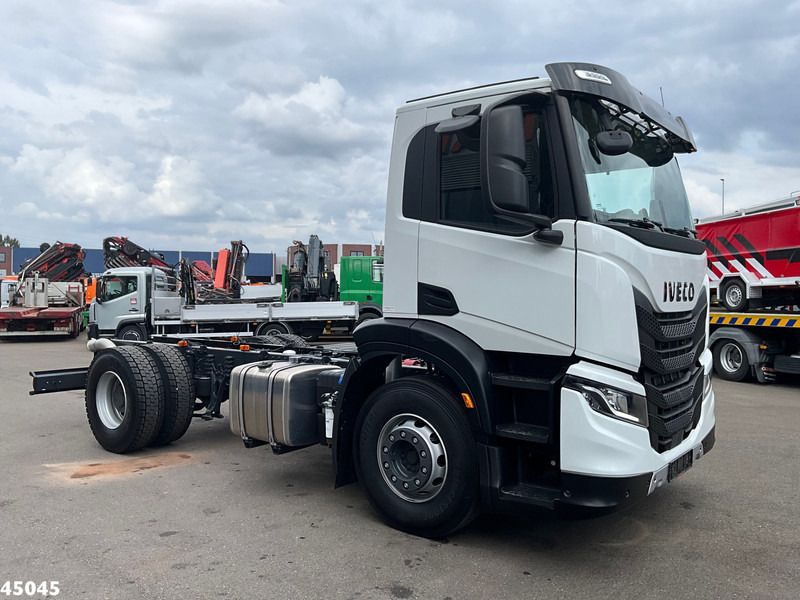 Iveco Stralis AD200X36 Huisvuilwagen Chassis NEW & UNUSED! - Kamion sa golom šasijom i zatvorenom kabinom: slika 2 Iveco Stralis AD200X36 Huisvuilwagen Chassis NEW & UNUSED! - Kamion sa golom šasijom i zatvorenom kabinom: slika 2