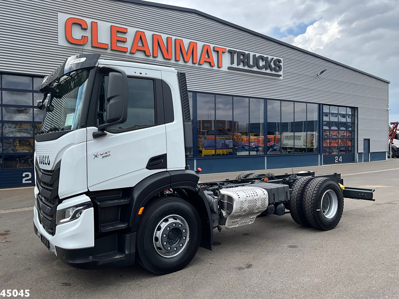 Iveco Stralis AD200X36 Huisvuilwagen Chassis NEW & UNUSED! - Kamion sa golom šasijom i zatvorenom kabinom: slika 1 Iveco Stralis AD200X36 Huisvuilwagen Chassis NEW & UNUSED! - Kamion sa golom šasijom i zatvorenom kabinom: slika 1