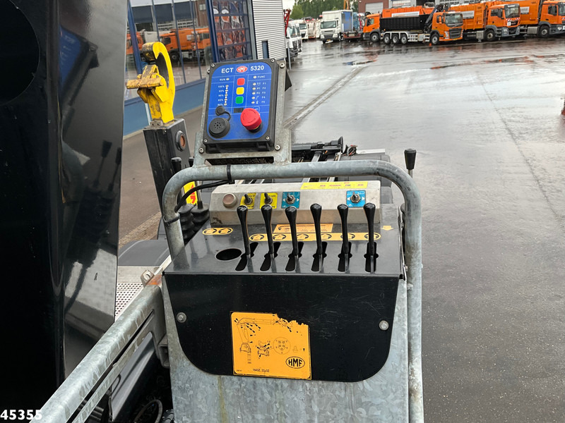 Kamion sa hidrauličnom kukom, Kamion sa dizalicom Mercedes-Benz Arocs 3540 8x4 Euro 6 HMF 19 Tonmeter Z-kraan Just 118.906 Km!: slika 11