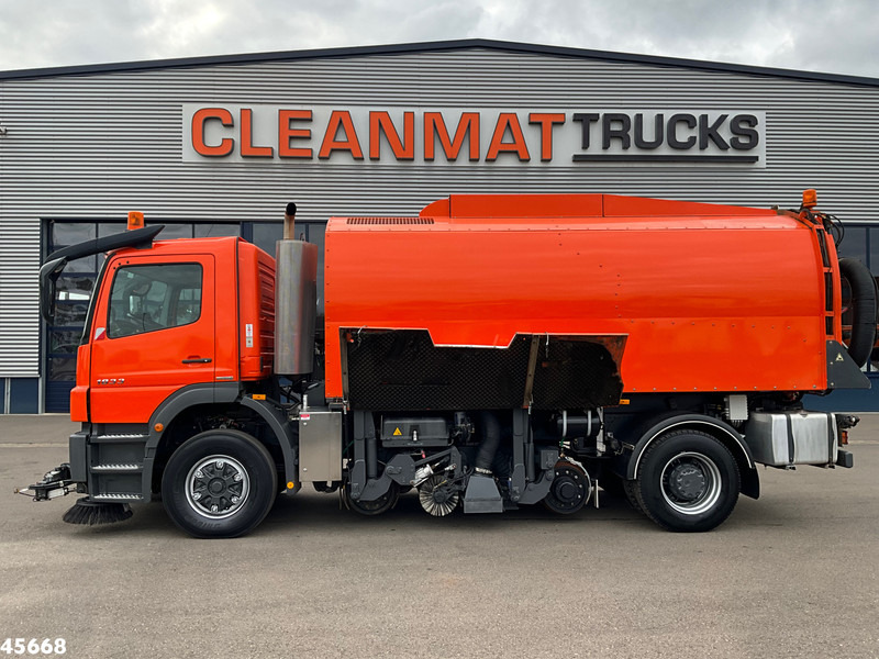 Mercedes-Benz Axor 1833 4x4 Schörling SORF Schienenreinigungs/Railway sweeper Just 38.680 Km! - Autočistilica: slika 3 Mercedes-Benz Axor 1833 4x4 Schörling SORF Schienenreinigungs/Railway sweeper Just 38.680 Km! - Autočistilica: slika 3