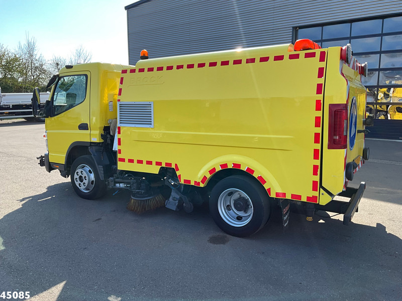 Mitsubishi Canter 7C15 Brock sweeper Just 94.095 km! - Autočistilica: slika 4 Mitsubishi Canter 7C15 Brock sweeper Just 94.095 km! - Autočistilica: slika 4