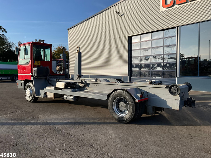 Terberg YT180 VDL 25 Ton haakarmsysteem - Kamion sa hidrauličnom kukom: slika 4 Terberg YT180 VDL 25 Ton haakarmsysteem - Kamion sa hidrauličnom kukom: slika 4